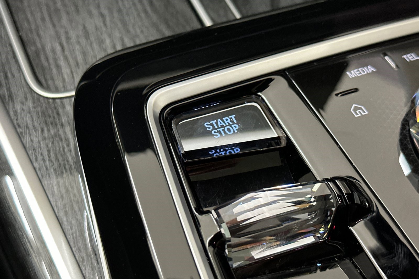 Certified 2024 BMW i7 M70 w/ Executive Package image 34