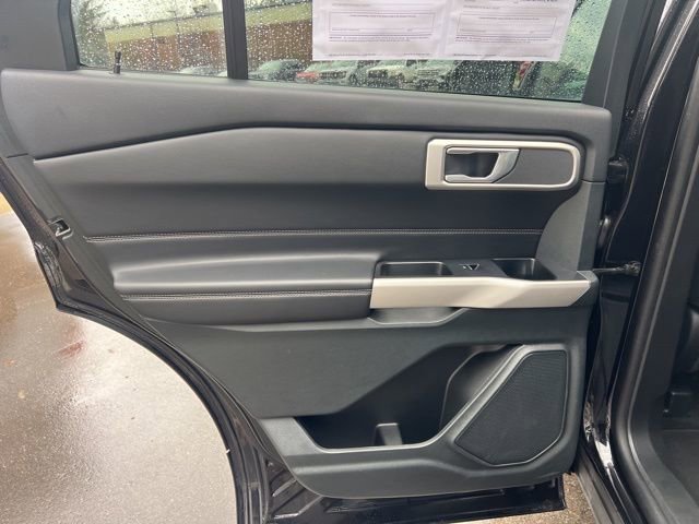 Used 2024 Ford Explorer XLT image 18