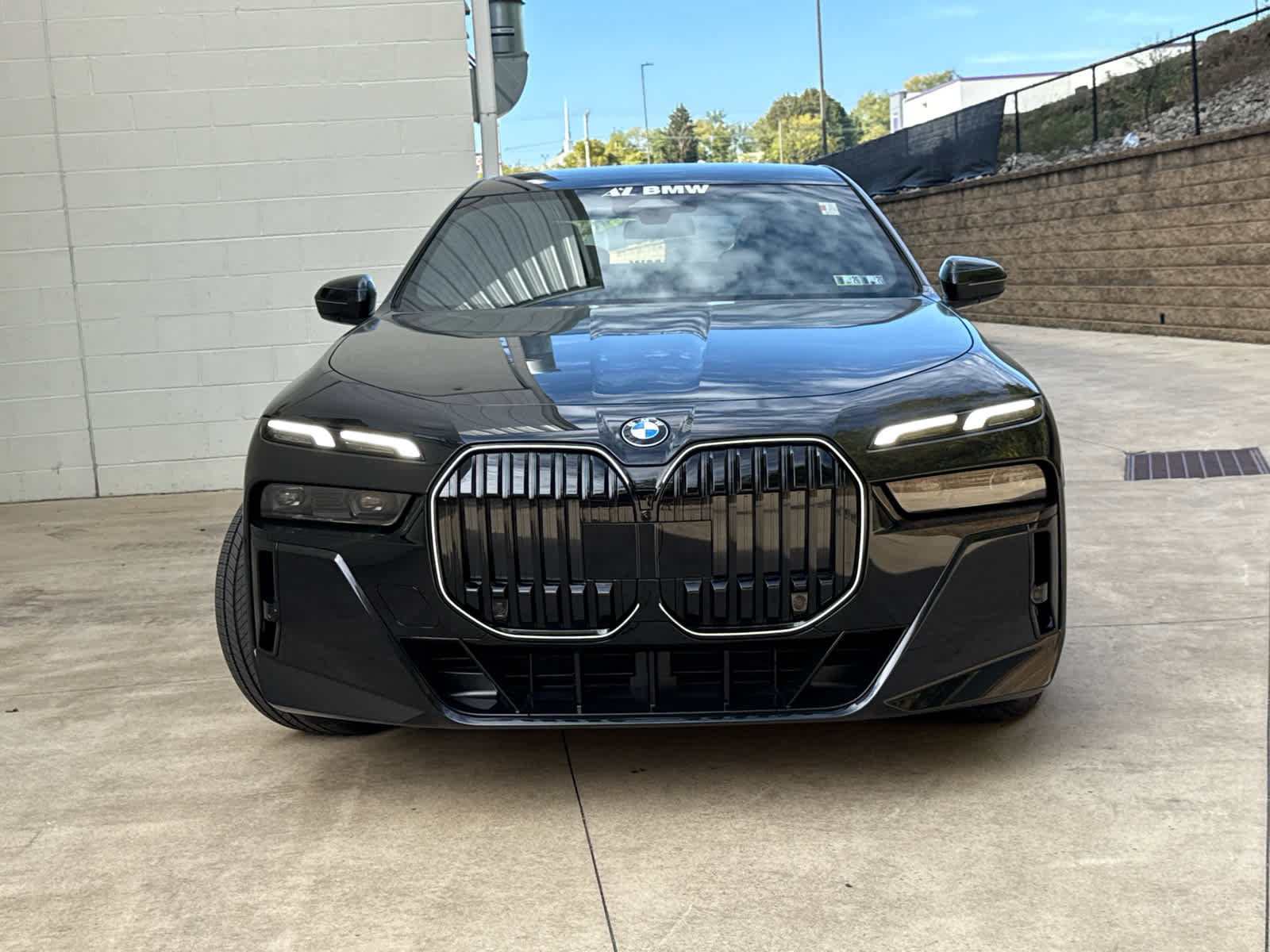 Used 2026 BMW 740i xDrive w/ Premium Package image 2