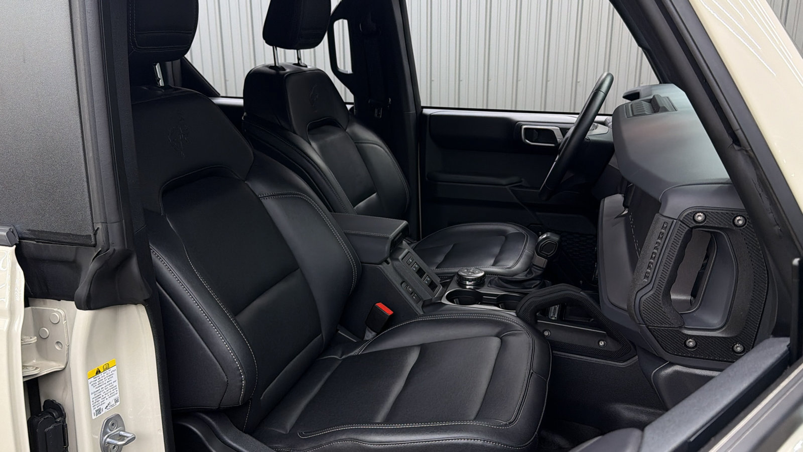 Used 2025 Ford Bronco Badlands AWD/4WD image 36