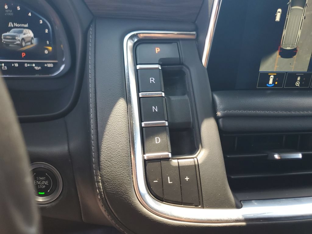 Used 2023 Chevrolet Suburban LT RWD image 16