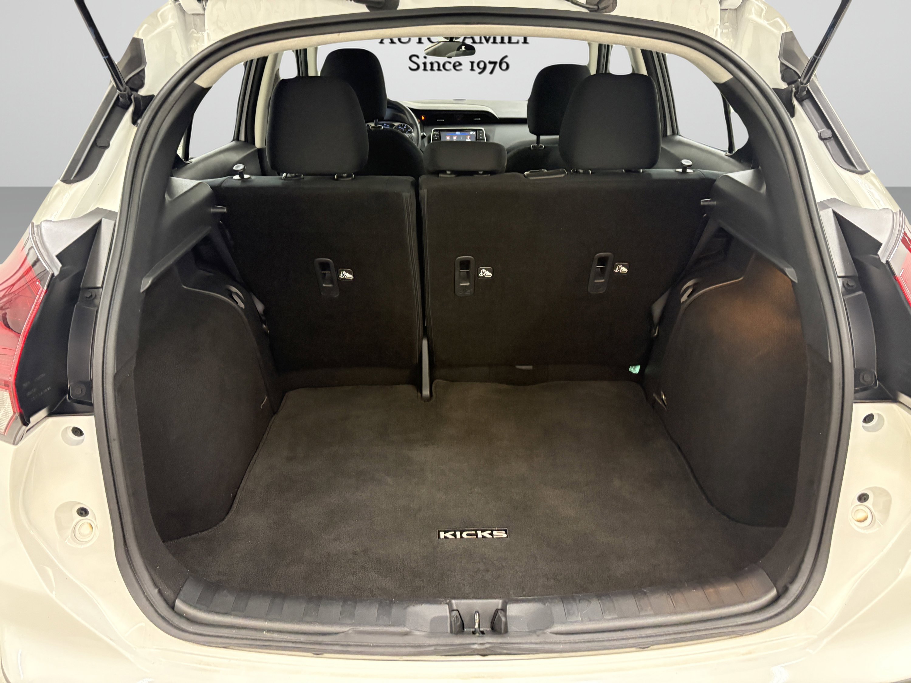 Used 2023 Nissan Kicks S FWD image 9