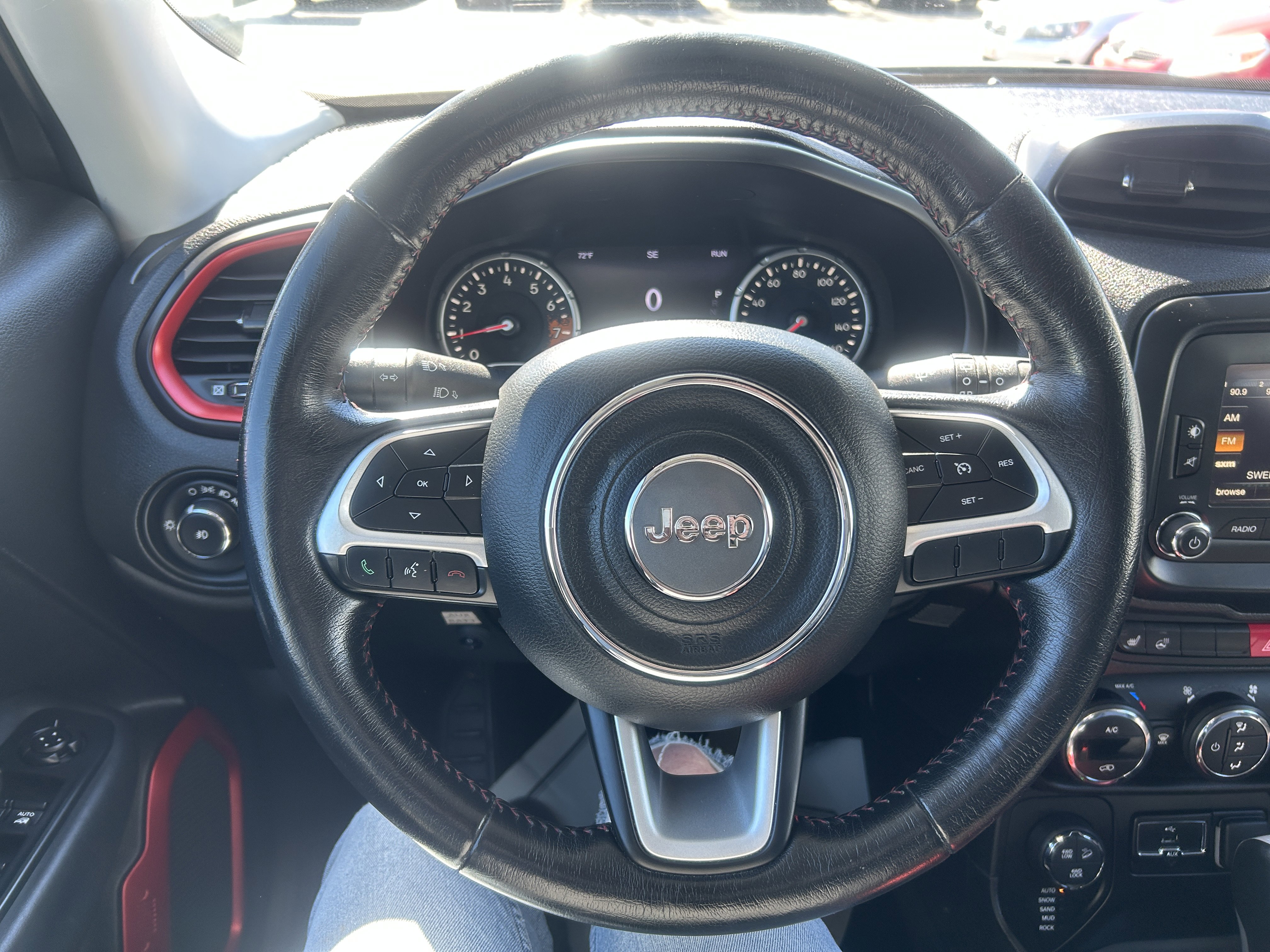 Used 2016 Jeep Renegade Trailhawk w/ Premium Trailhawk Package AWD/4WD image 12