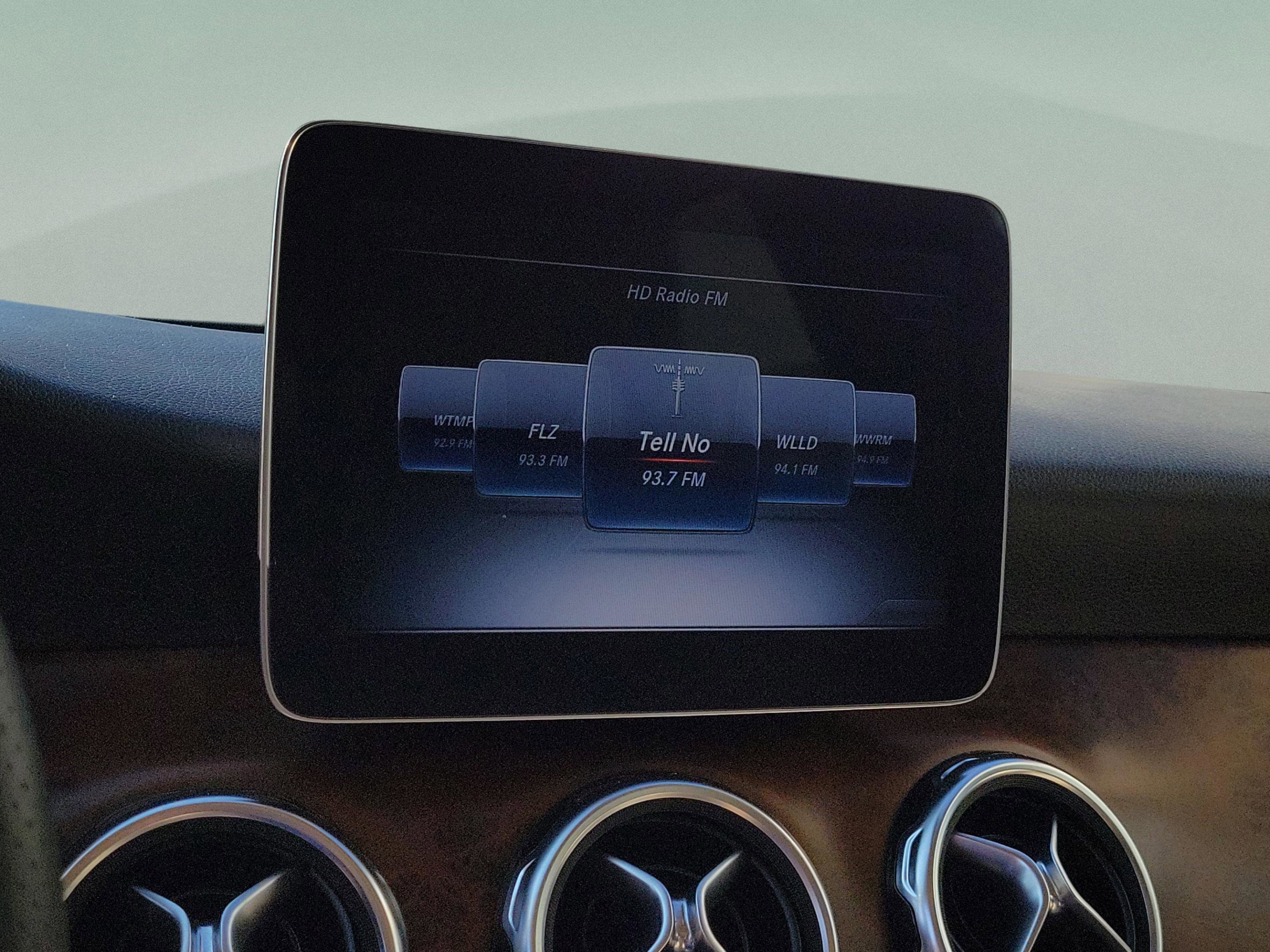 Used 2018 Mercedes-Benz GLA 250 image 32