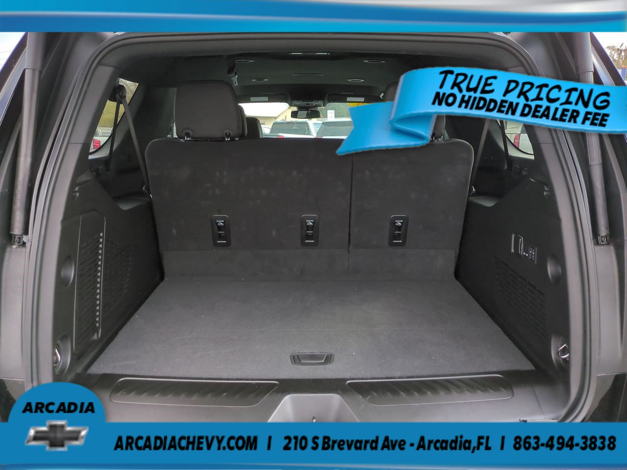 Used 2025 Chevrolet Suburban LT w/ Comfort Package RWD image 13