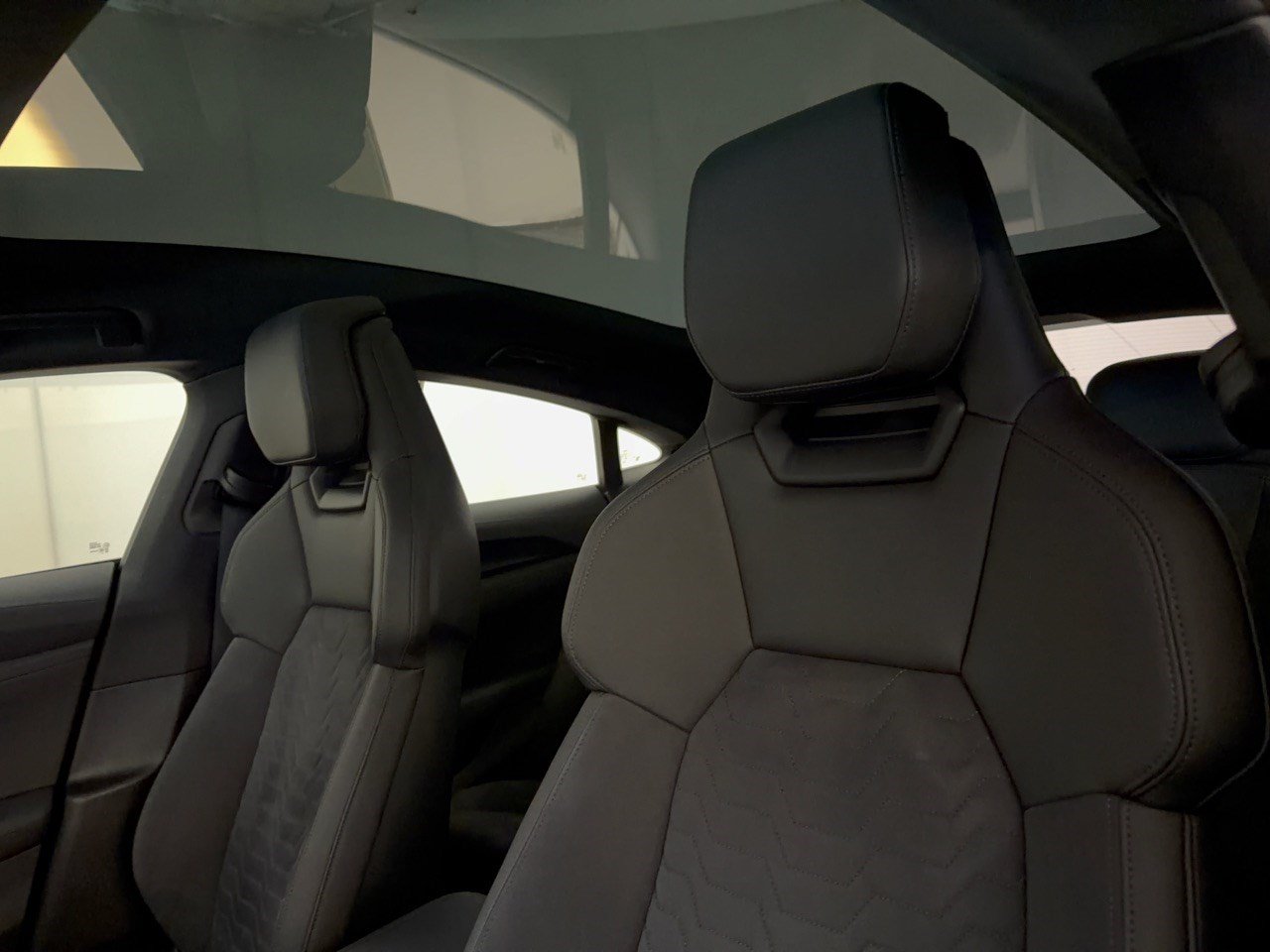 Certified 2023 Audi e-tron GT Premium Plus AWD/4WD image 27