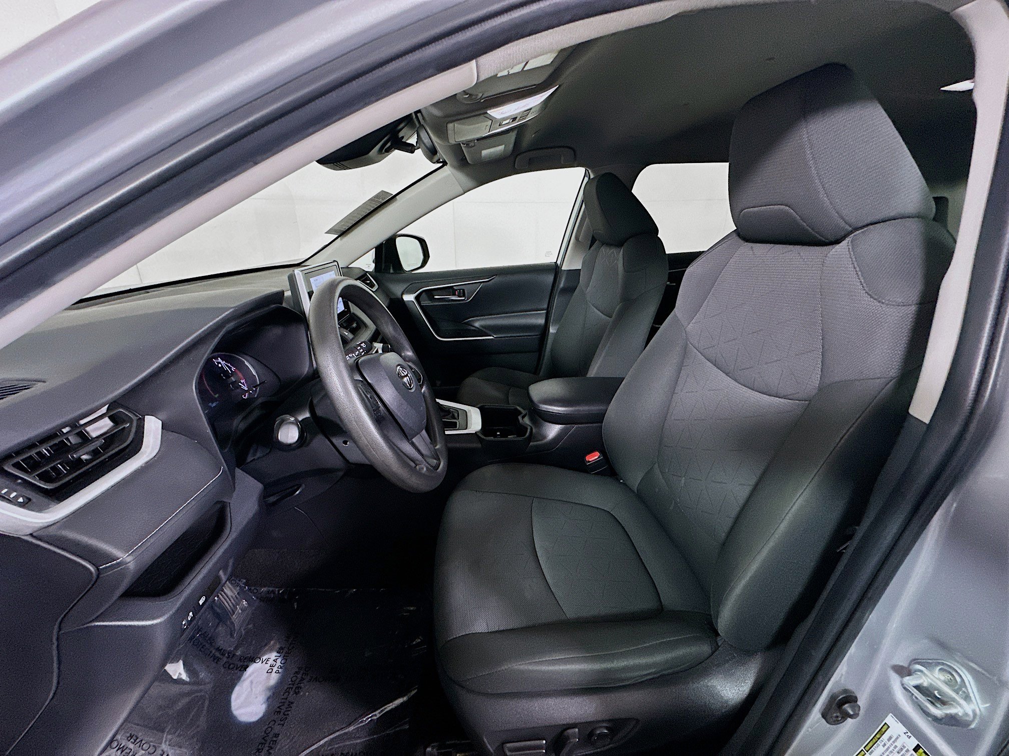 Used 2024 Toyota RAV4 XLE image 12