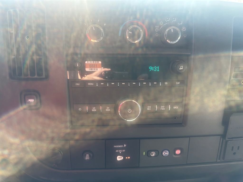 New 2025 Chevrolet Express 3500 Work Van w/ Power Convenience Package image 10