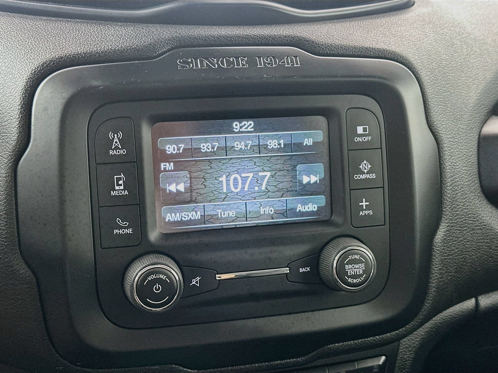 Used 2017 Jeep Renegade Limited w/ Advanced Technology Group FWD image 15
