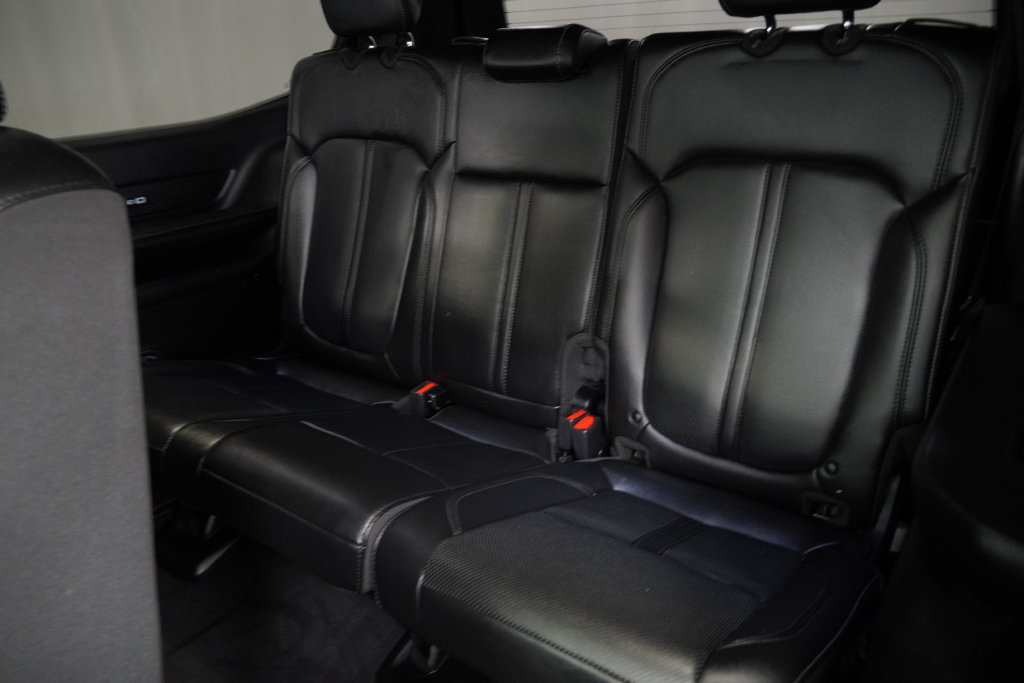 Used 2023 Jeep Wagoneer 4WD w/ Premium Group I image 12