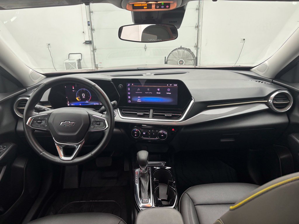 Used 2024 Chevrolet Trax ACTIV w/ Driver Confidence Package FWD image 3