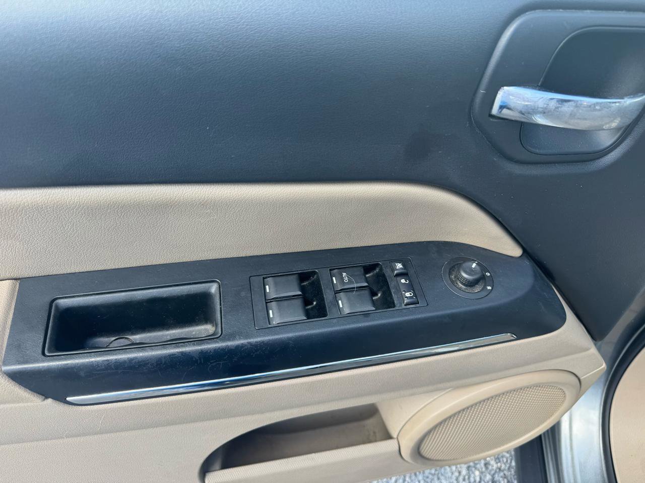 Used 2013 Jeep Patriot Limited image 14