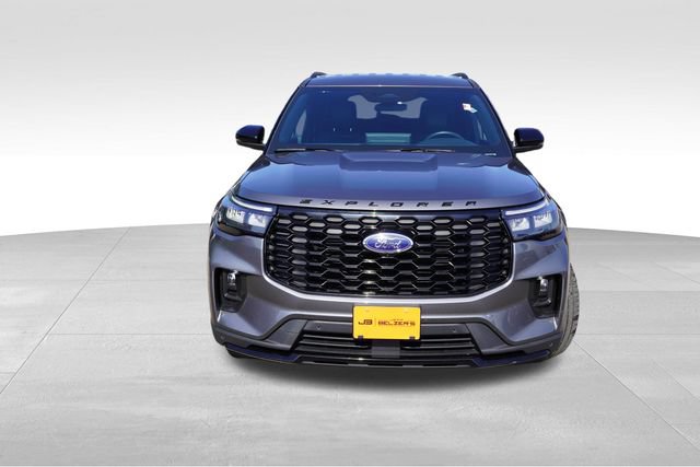 Used 2025 Ford Explorer ST-Line w/ ST-Line Street Pack AWD/4WD image 12