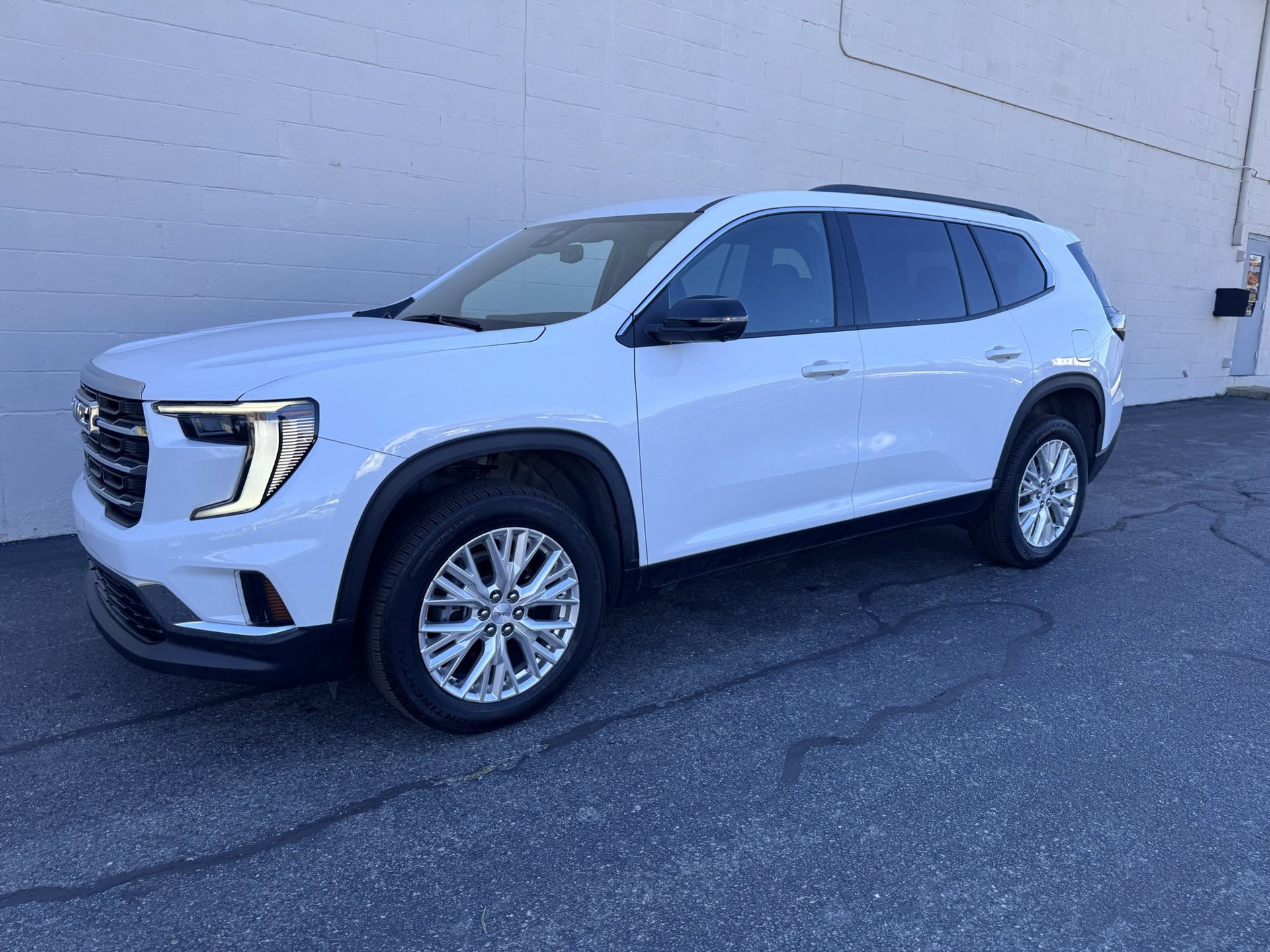 Used 2024 GMC Acadia Elevation