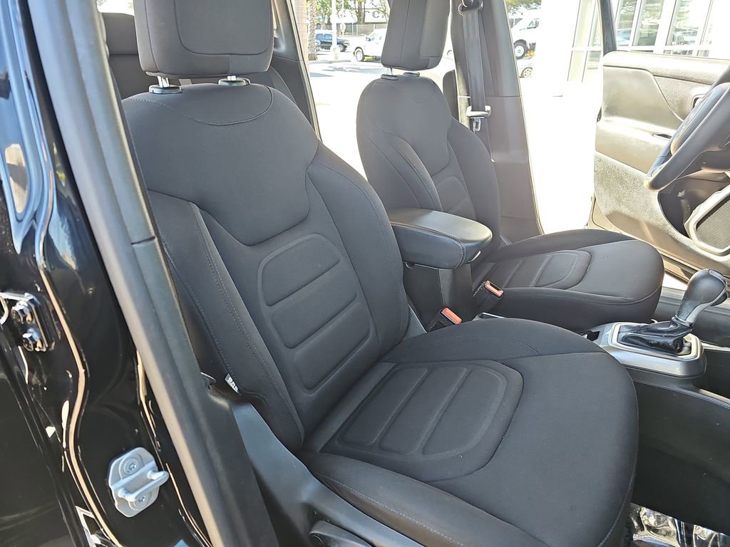 Used 2022 Jeep Renegade Latitude AWD/4WD image 10