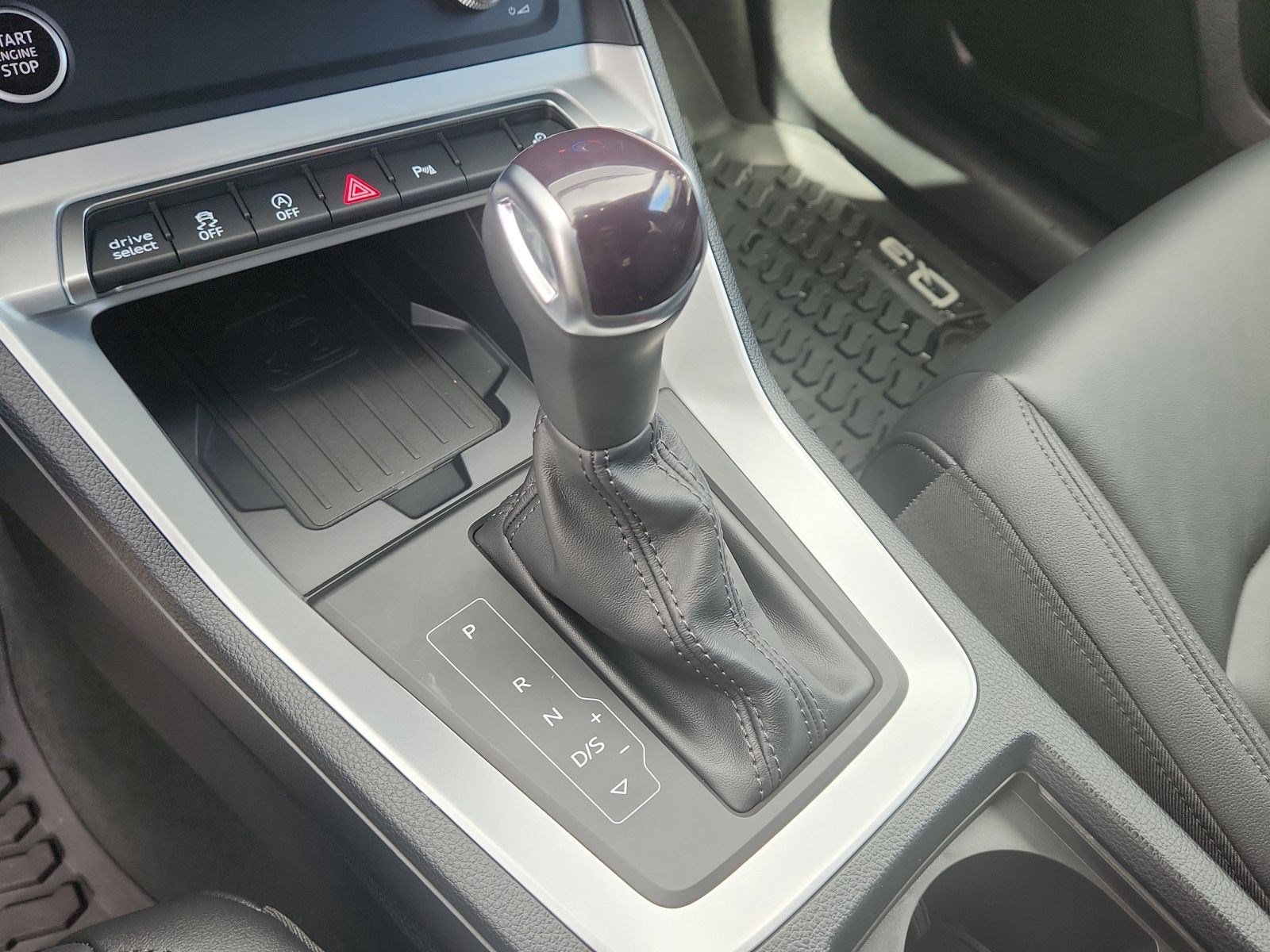 Certified 2025 Audi Q3 2.0T Premium w/ Convenience Package image 24