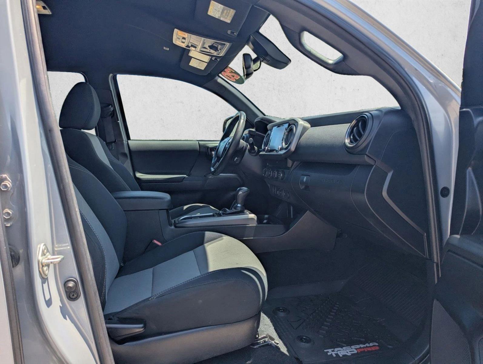 Used 2020 Toyota Tacoma TRD Off-Road AWD/4WD image 18