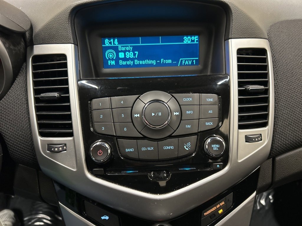 Used 2015 Chevrolet Cruze LT image 23