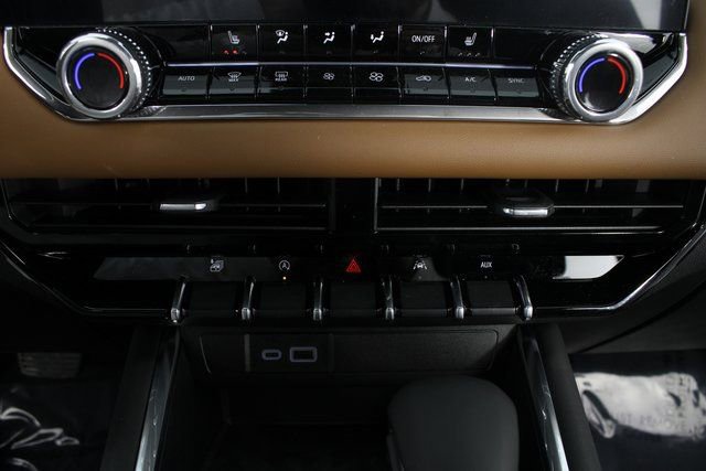 New 2026 GMC Canyon AT4 w/ Off-Road Front Bumper Package image 6