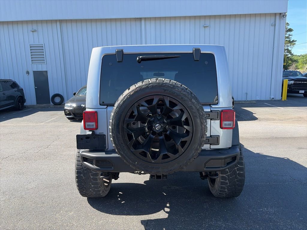 Used 2016 Jeep Wrangler Unlimited Rubicon AWD/4WD image 5