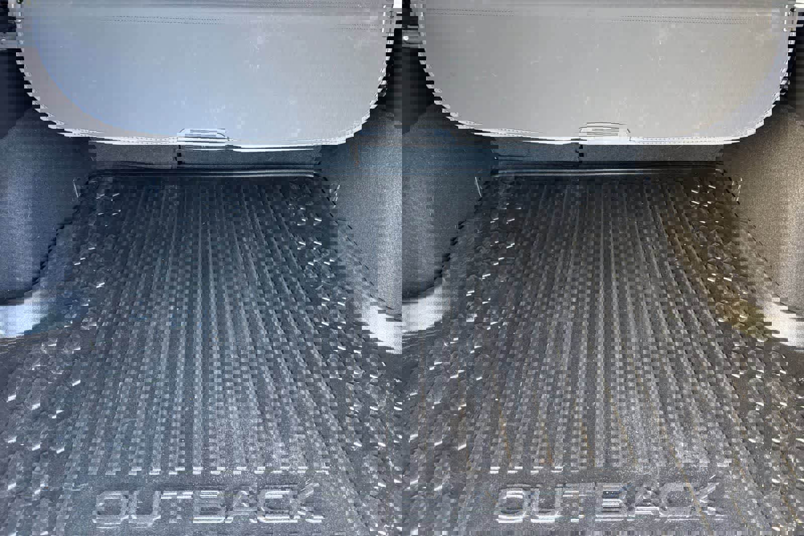 Used 2023 Subaru Outback Limited image 16