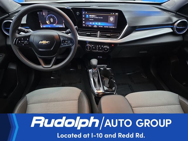 Used 2025 Chevrolet Trax LT FWD image 12