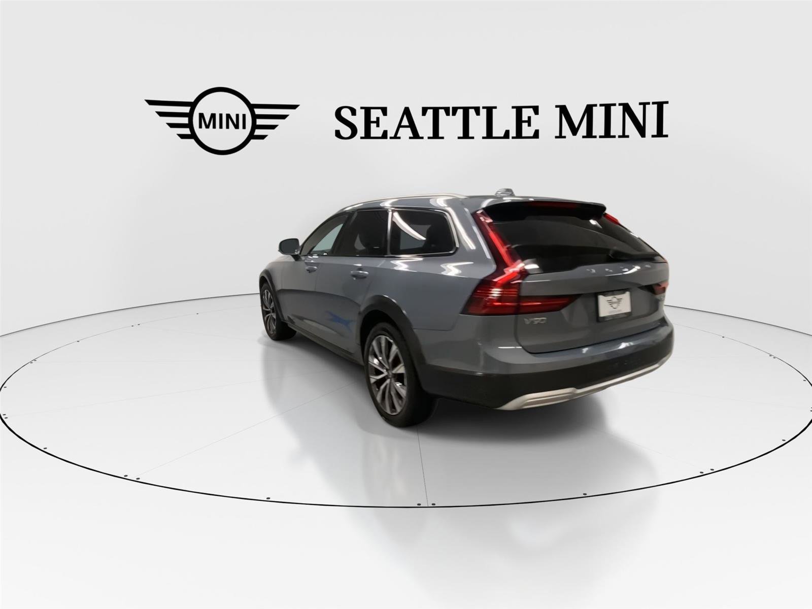 Used 2022 Volvo V90 B6 Cross Country w/ Advanced Package AWD/4WD image 9