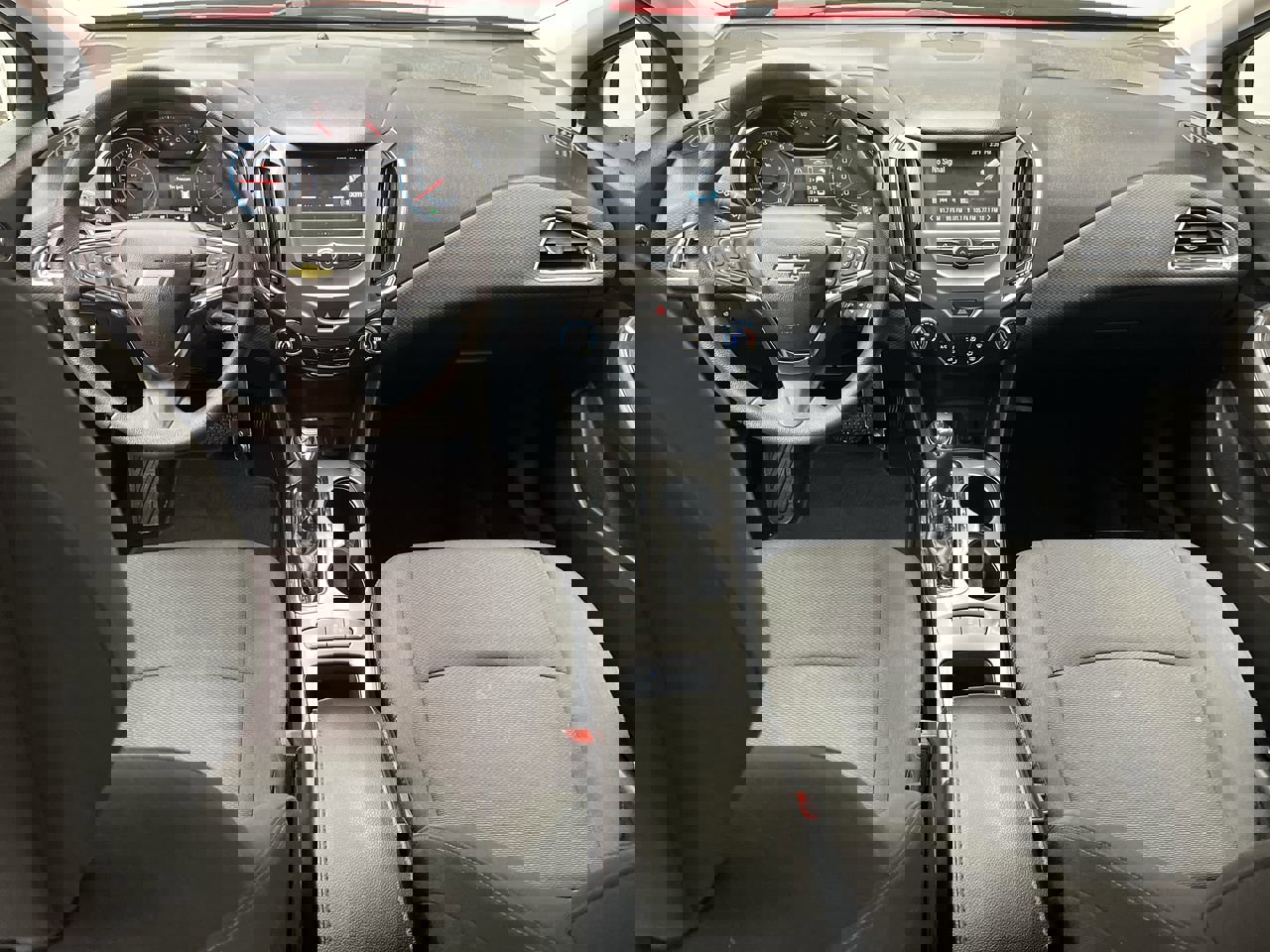 Used 2017 Chevrolet Cruze LT image 4