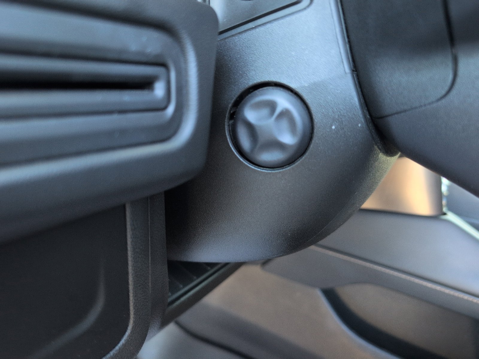 Used 2022 GMC Yukon AT4 image 24