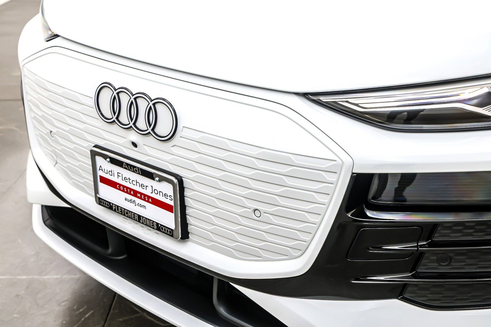 Used 2025 Audi Q6 e-tron Premium w/ Convenience Package image 14