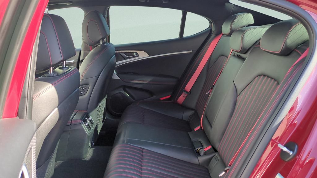 Used 2023 Genesis G70 2.0T w/ Sport Prestige Package RWD image 9