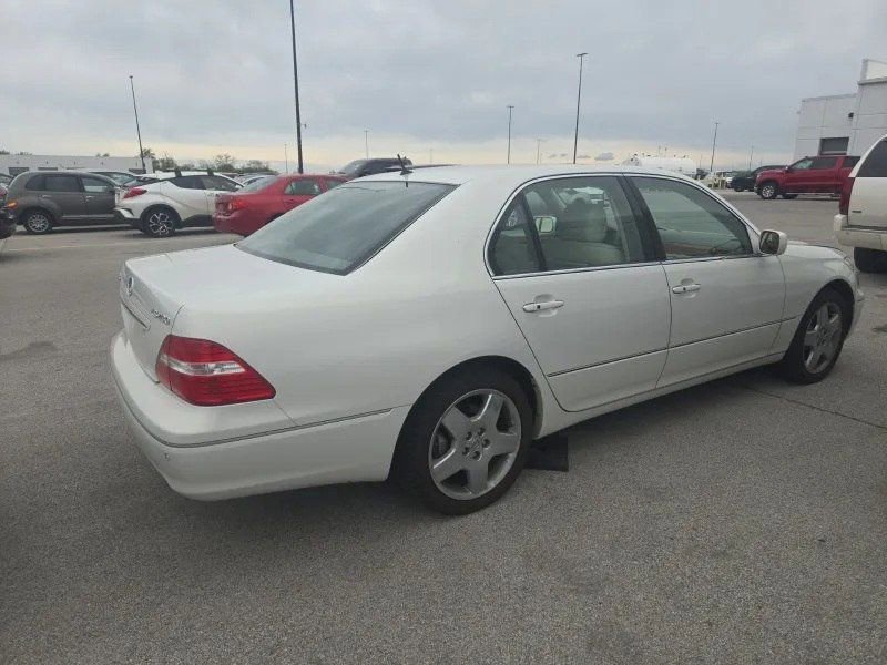 Used 2005 Lexus LS 430 RWD image 4