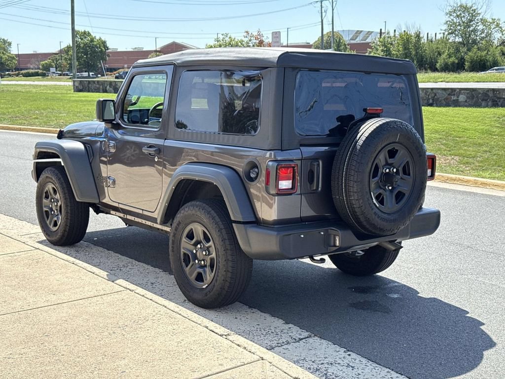 Used 2025 Jeep Wrangler Sport AWD/4WD image 21