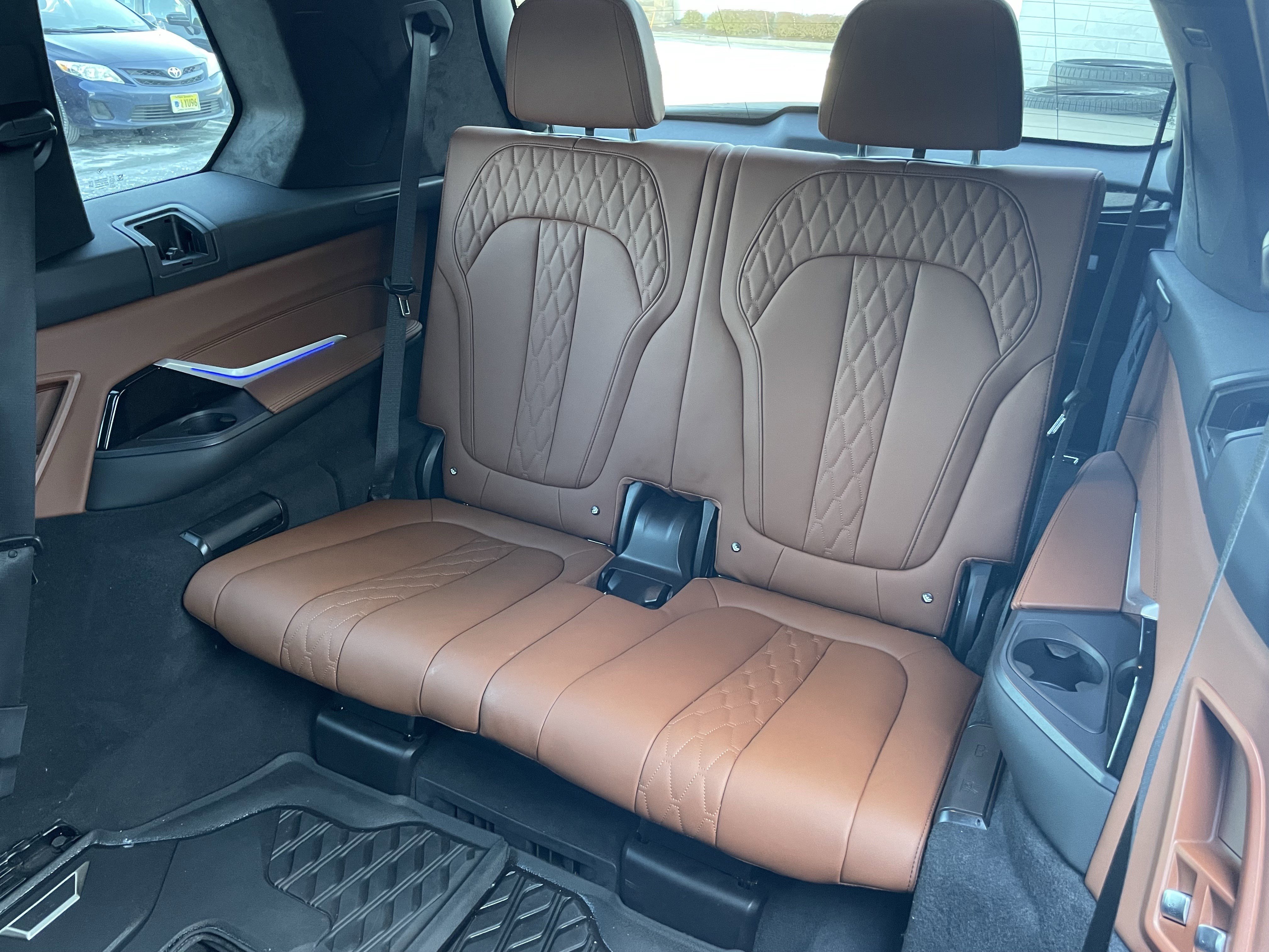 Used 2022 BMW X7 M50i w/ Luxury Seating Package image 32