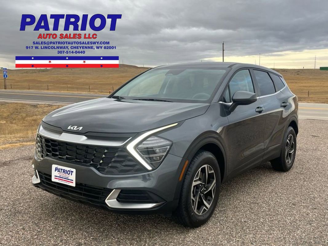 Used 2024 Kia Sportage LX image 1