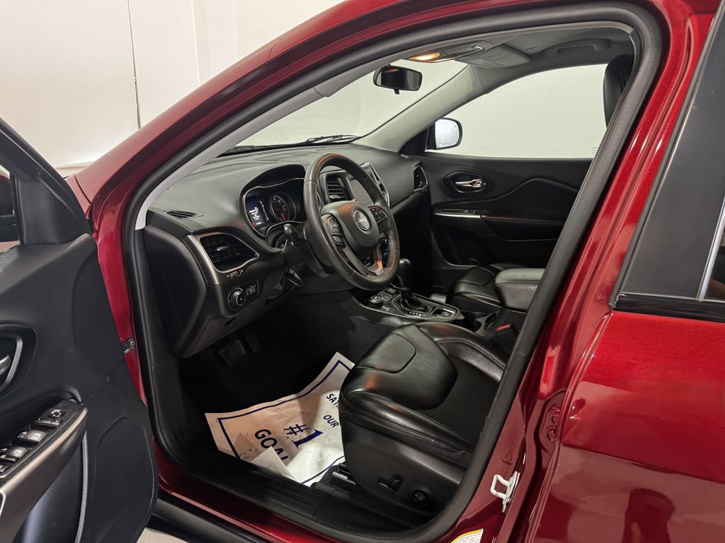 Used 2020 Jeep Cherokee Latitude Plus image 15