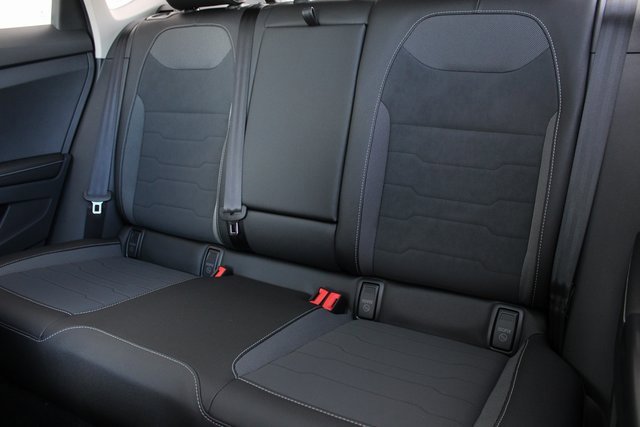 New 2025 Volkswagen Taos SE image 22