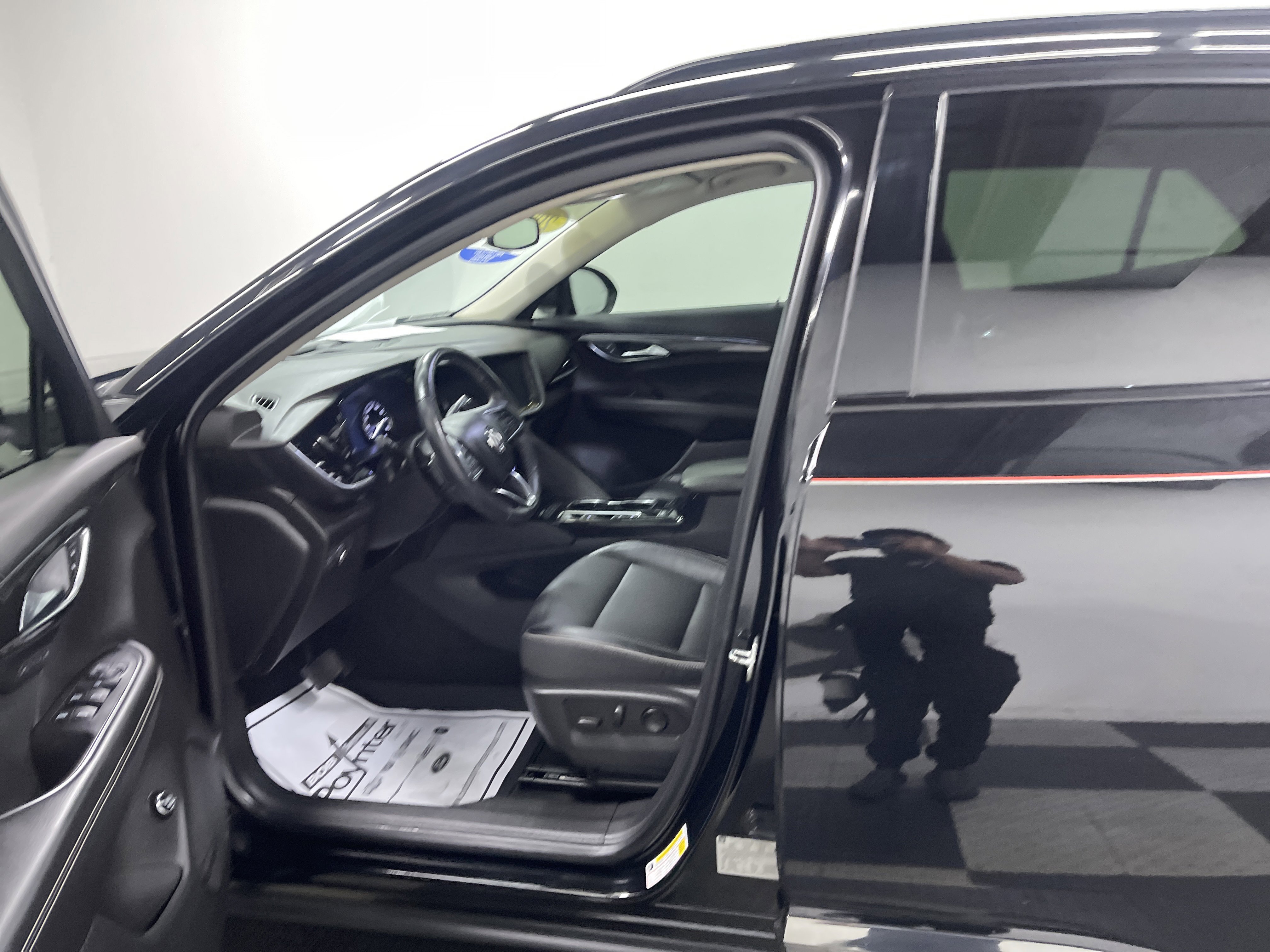 Used 2021 Buick Envision Essence w/ Sport Touring Package AWD/4WD image 9