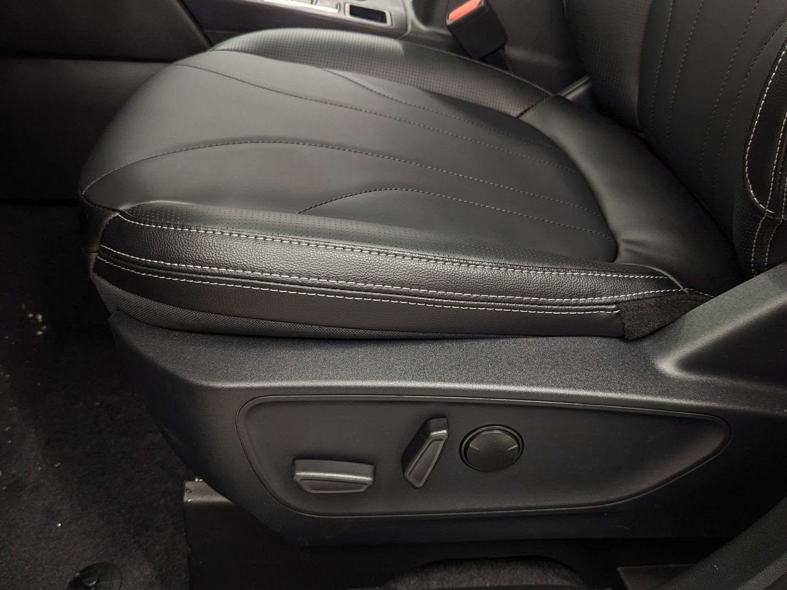 New 2026 Ford Escape Platinum w/ Premium Technology Package image 11