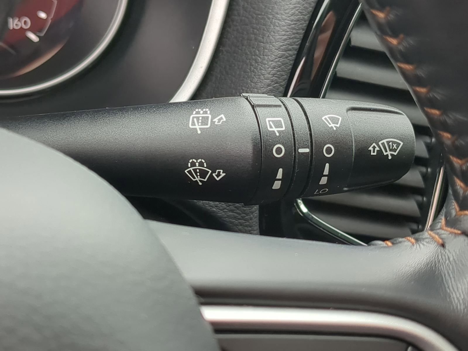 Used 2018 Jeep Compass Limited image 28