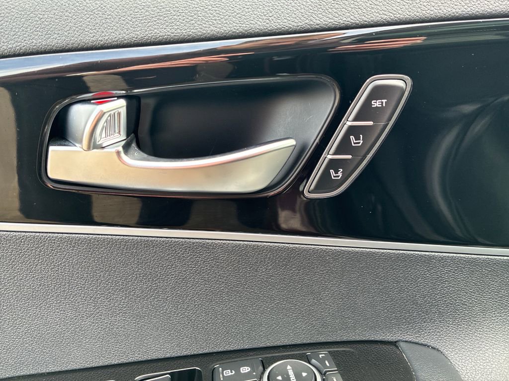 Used 2019 Kia Sorento SX image 13