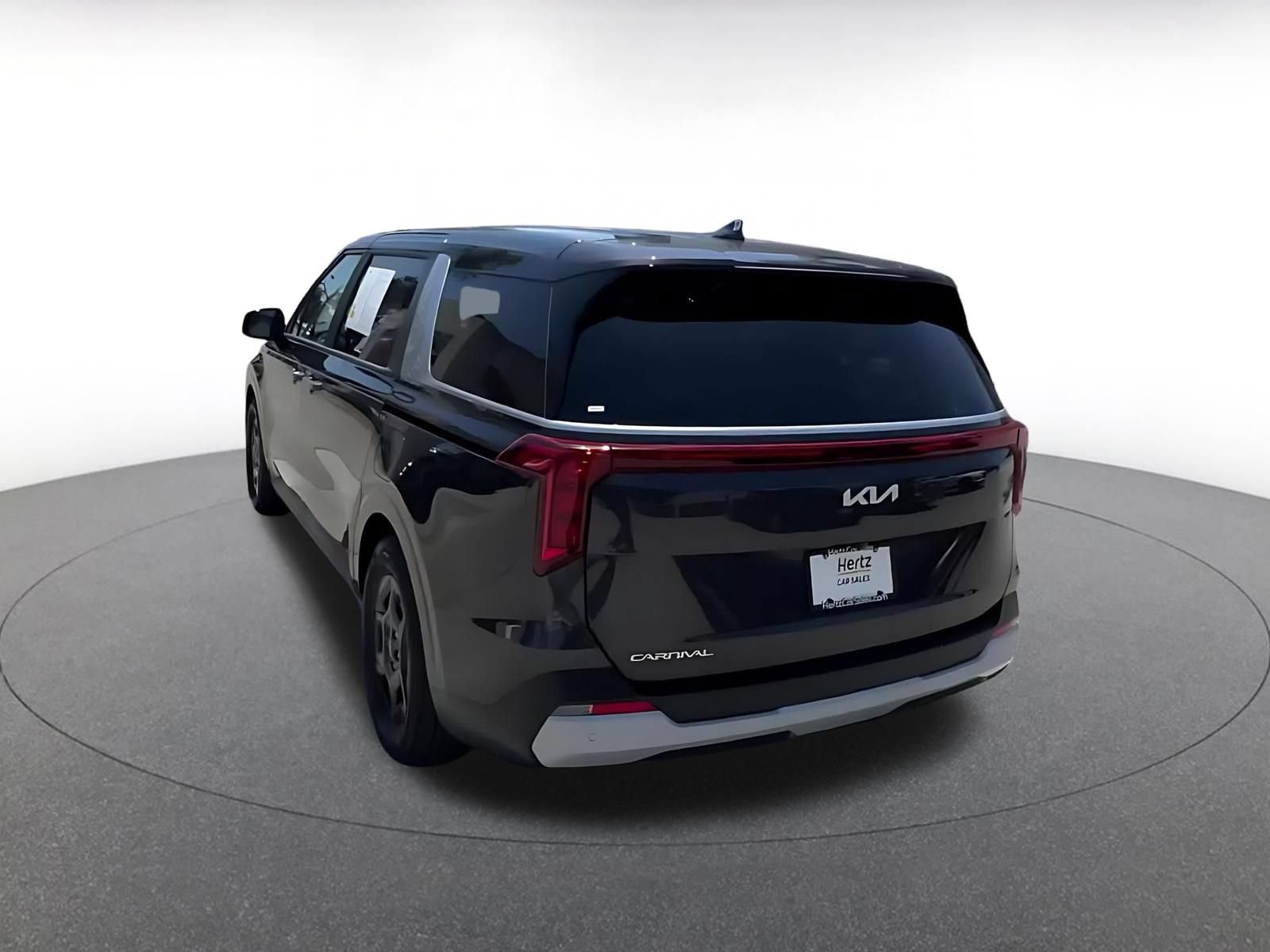 Used 2026 Kia Carnival FWD image 10
