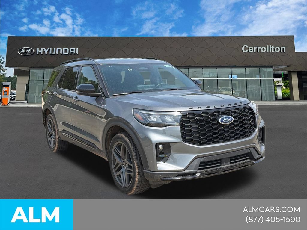 Used 2025 Ford Explorer ST-Line w/ ST-Line Street Pack AWD/4WD image 3