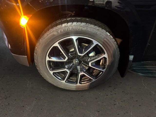 Certified 2024 Chevrolet Suburban RST w/ Luxury Package image 9