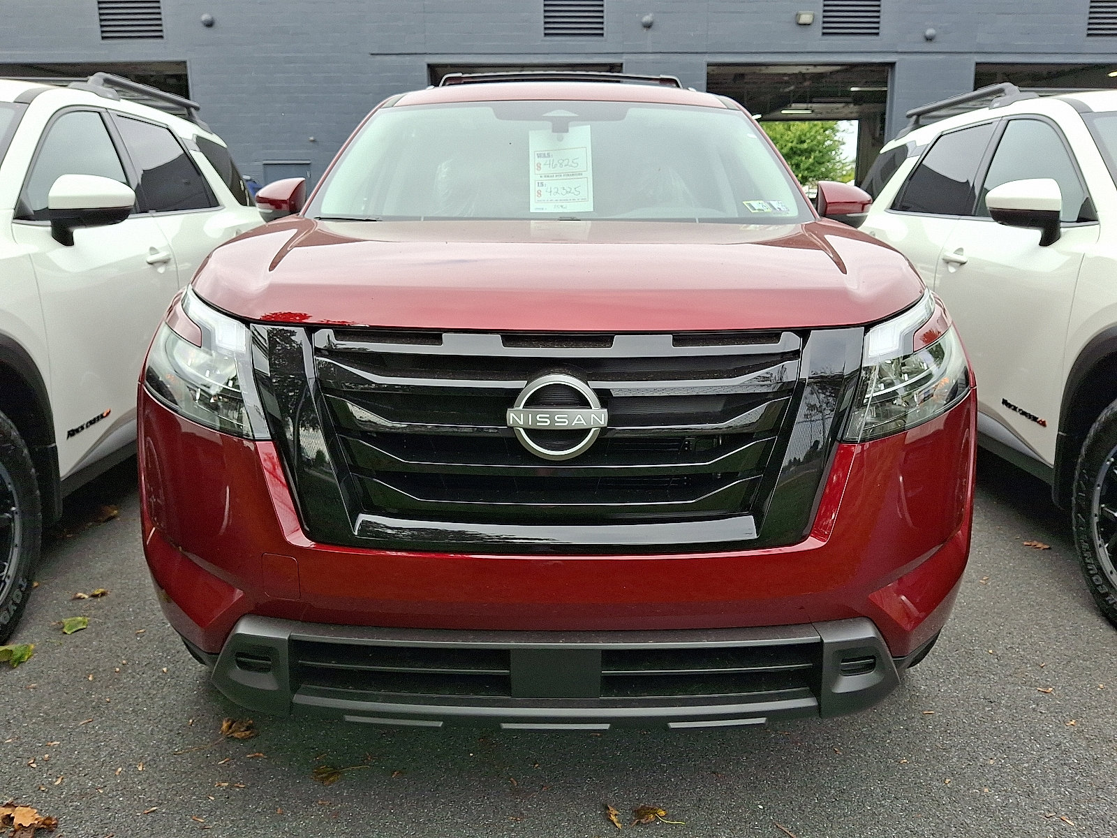 New 2025 Nissan Pathfinder SV w/ SV Premium Package image 2