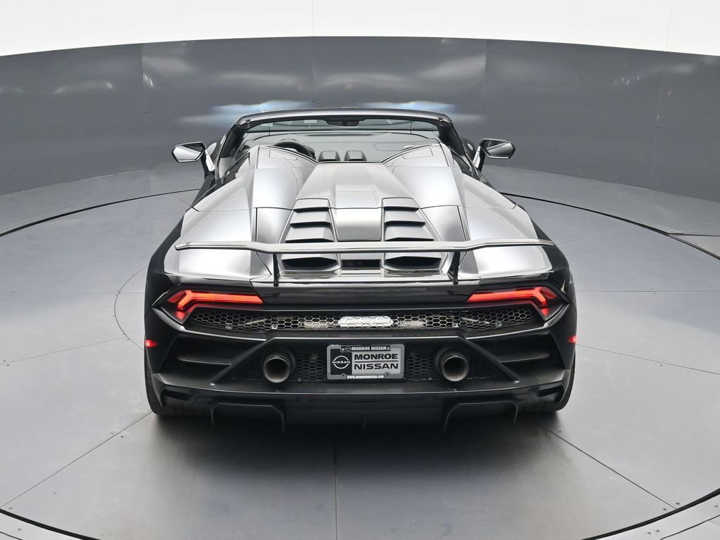 Used 2020 Lamborghini Huracan EVO image 28