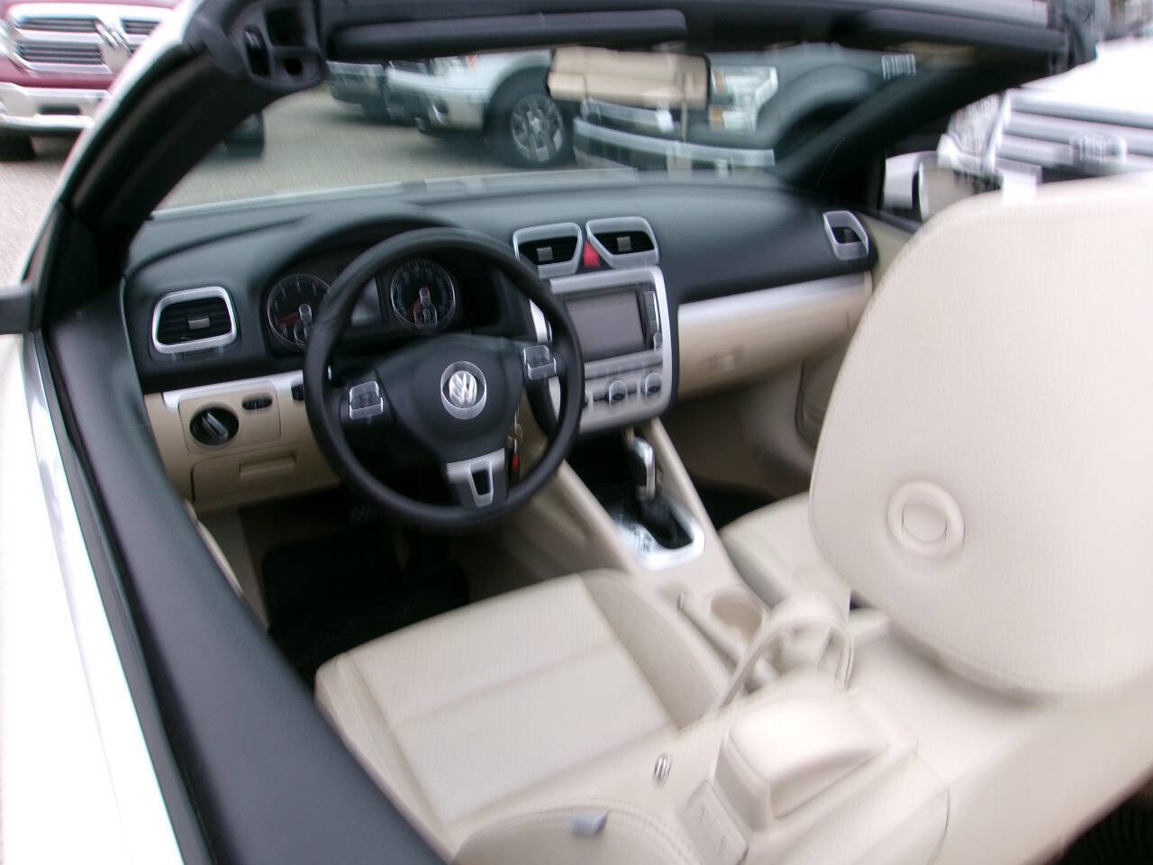 Used 2013 Volkswagen Eos Komfort image 5