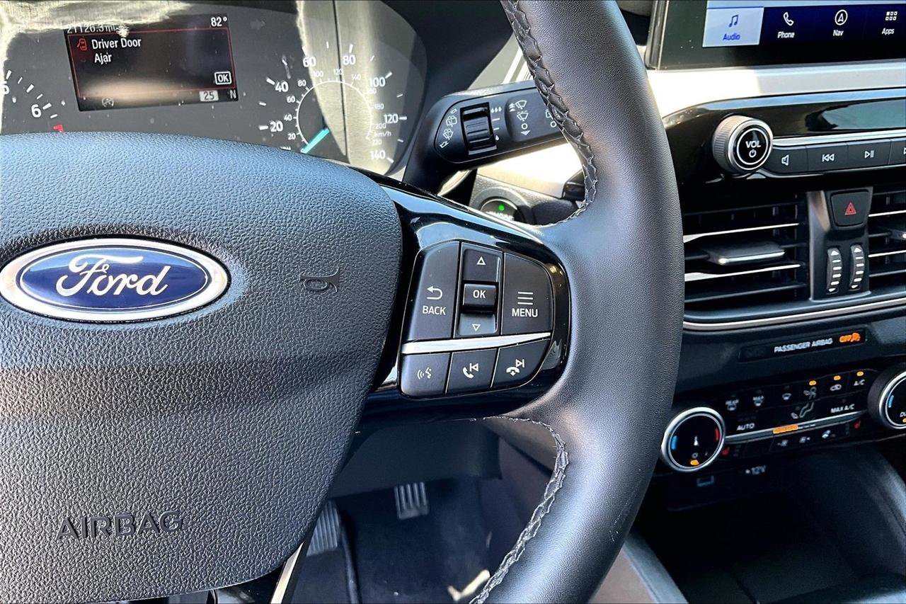 Used 2022 Ford Escape SEL AWD/4WD image 14