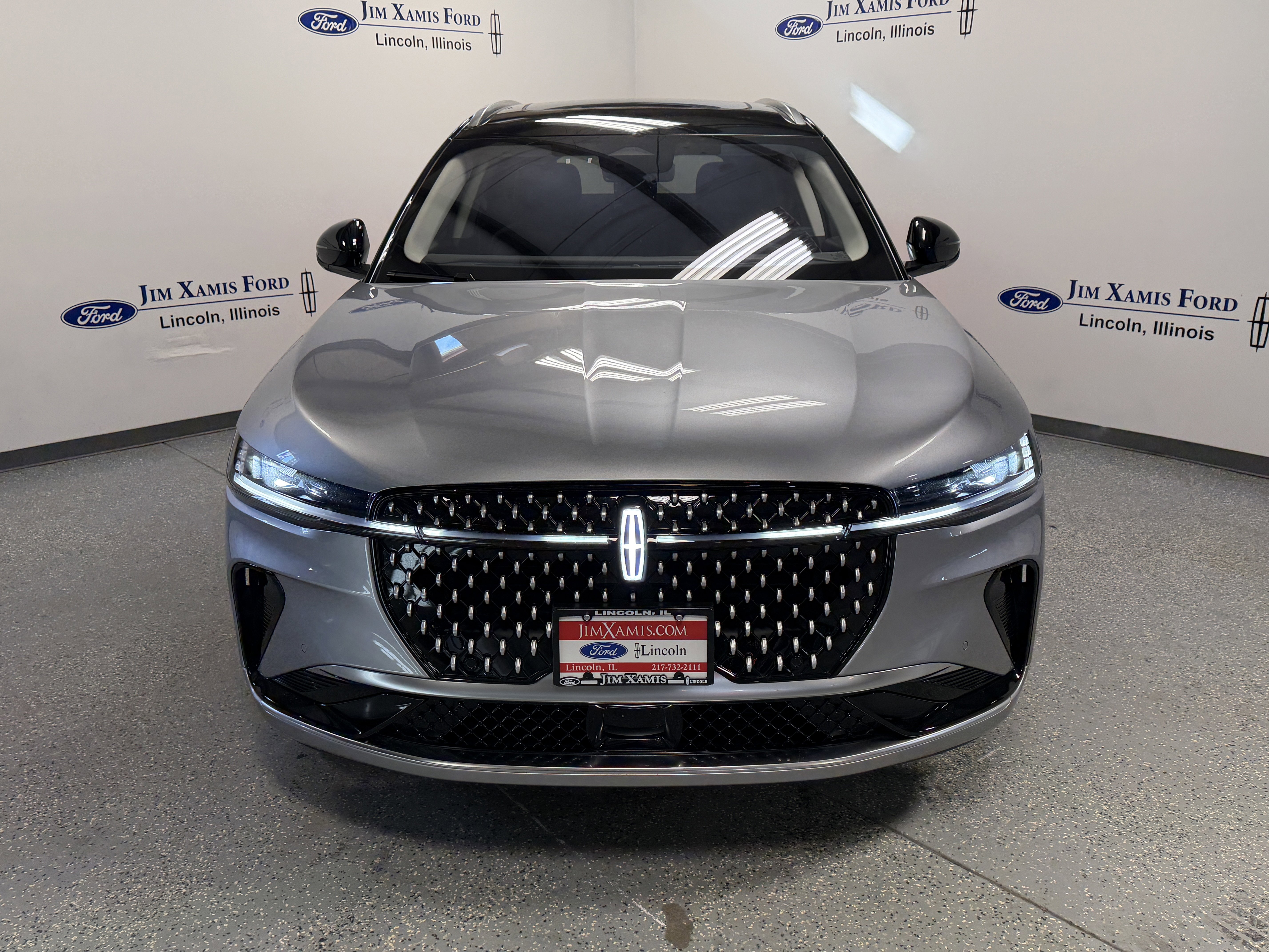 Used 2025 Lincoln Nautilus Reserve image 2