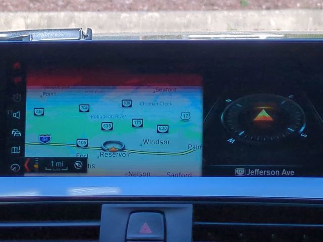 Used 2018 BMW 330i xDrive Sedan w/ Convenience Package image 17